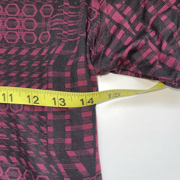 Leith NWT Dark Red & Black Printed Lattice Short Sleeve Top Medium Women’s - Picture 7 of 11